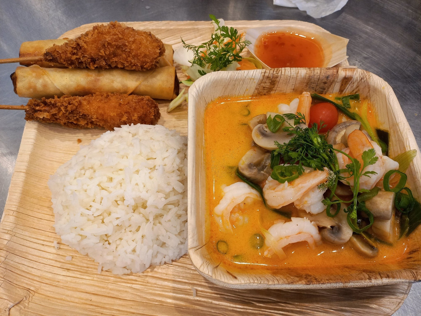 Sunisa`s Streetfood - Mobil Mad